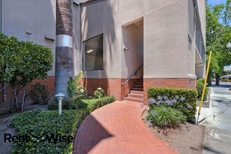 1090 Main St in Redwood City, CA - Building Photo - Building Photo
