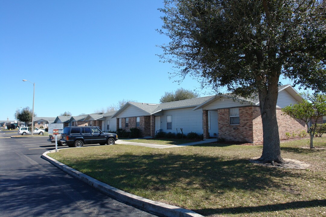 Thornbury Apartments in Lake Placid, FL - Building Photo