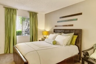 Paradise Falls in Phoenix, AZ - Foto de edificio - Building Photo