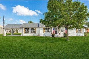 4154 Old Hwy 6 in Van Alstyne, TX - Building Photo