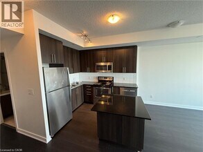 85 Duke St W in Kitchener, ON - Building Photo - Building Photo