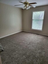 114 Persimmon Dr in Excelsior Springs, MO - Building Photo - Building Photo