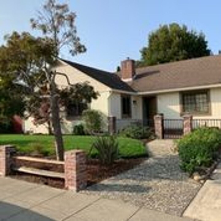 231 Marcella Way in Millbrae, CA - Building Photo