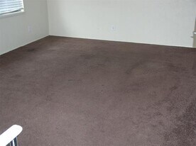7210 Pineberry Rd in Dallas, TX - Building Photo