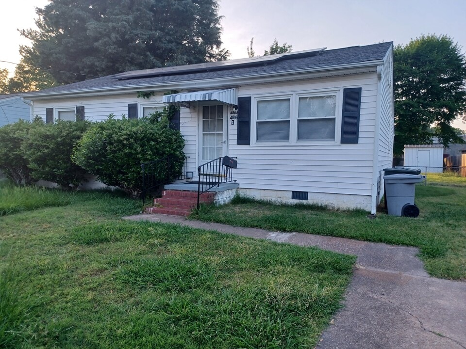 4806 82nd St in Hampton, VA - Building Photo