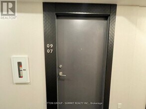 8-908 Wellesley St W in Toronto, ON - Building Photo - Building Photo