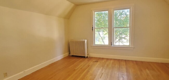 218 N Oakland Ave in Green Bay, WI - Foto de edificio - Building Photo