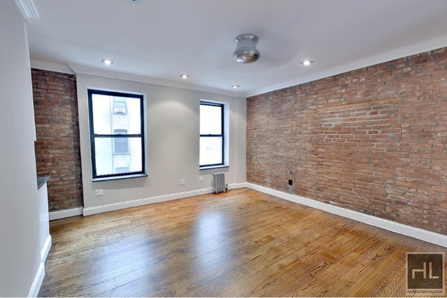 East 100th Street in New York, NY - Building Photo - Building Photo