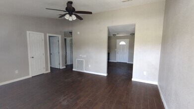 931-933 Meadowlark Cir in Granbury, TX - Building Photo - Building Photo