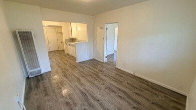 924 E Yosemite Ave in Madera, CA - Building Photo - Building Photo