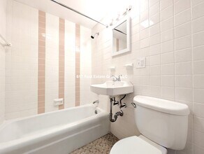 160 N Beacon St in Boston, MA - Foto de edificio - Building Photo