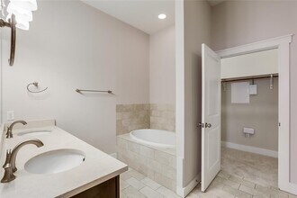 2520 Bluebonnet Ln in Austin, TX - Building Photo - Building Photo