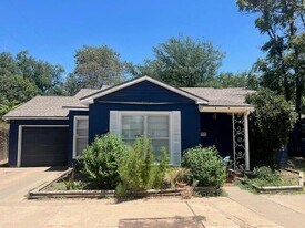 2807 Elgin Ave in Lubbock, TX - Building Photo