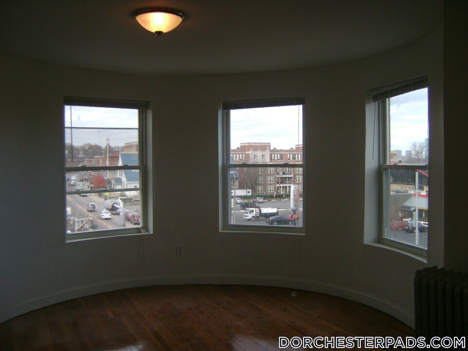 119 Washington St in Boston, MA - Building Photo