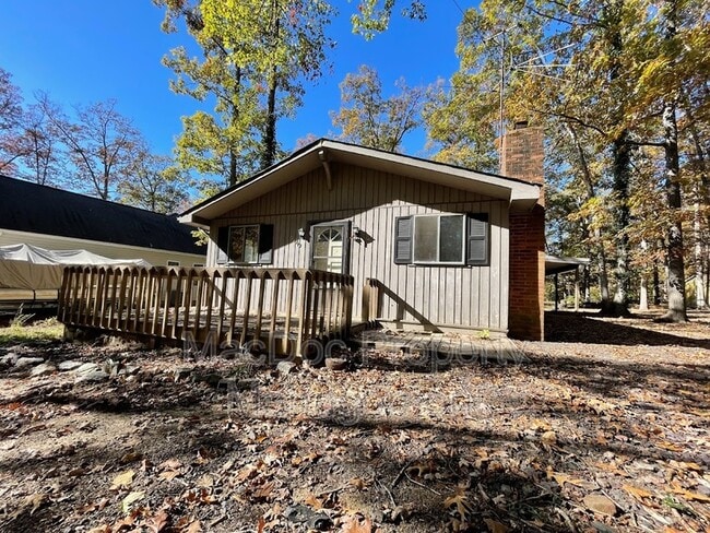 property at 900 Lakeview Pkwy