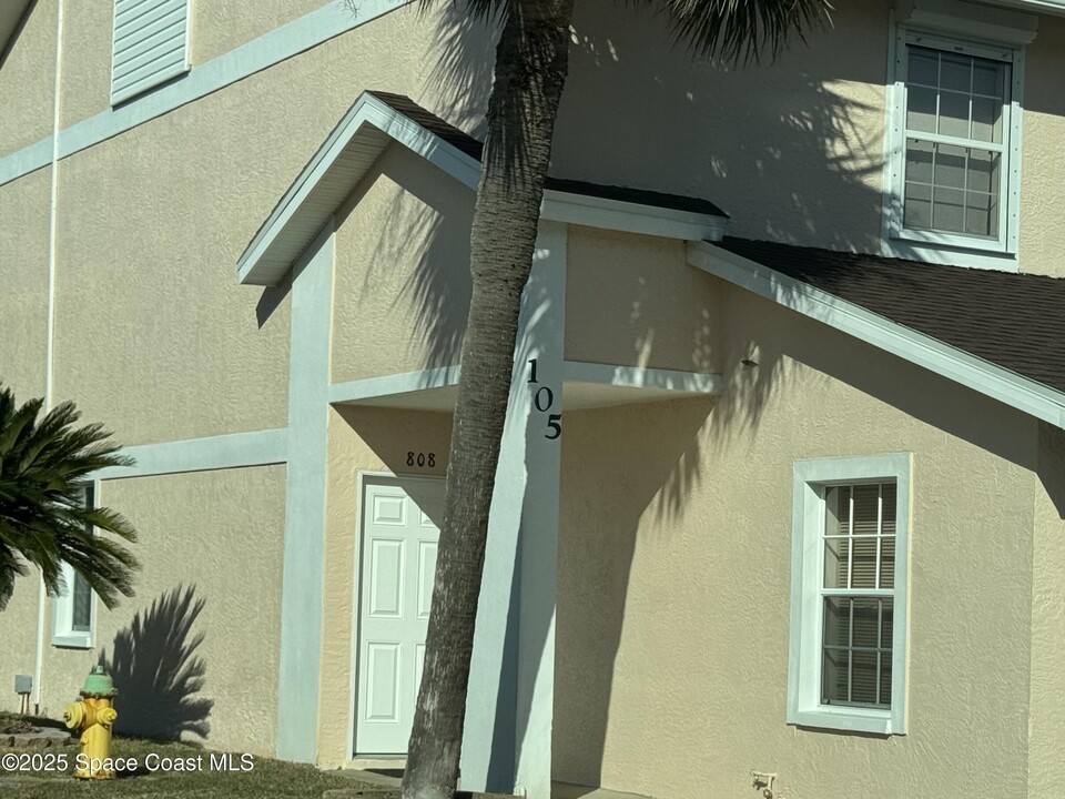 105 Escambia Ln in Cocoa Beach, FL - Building Photo