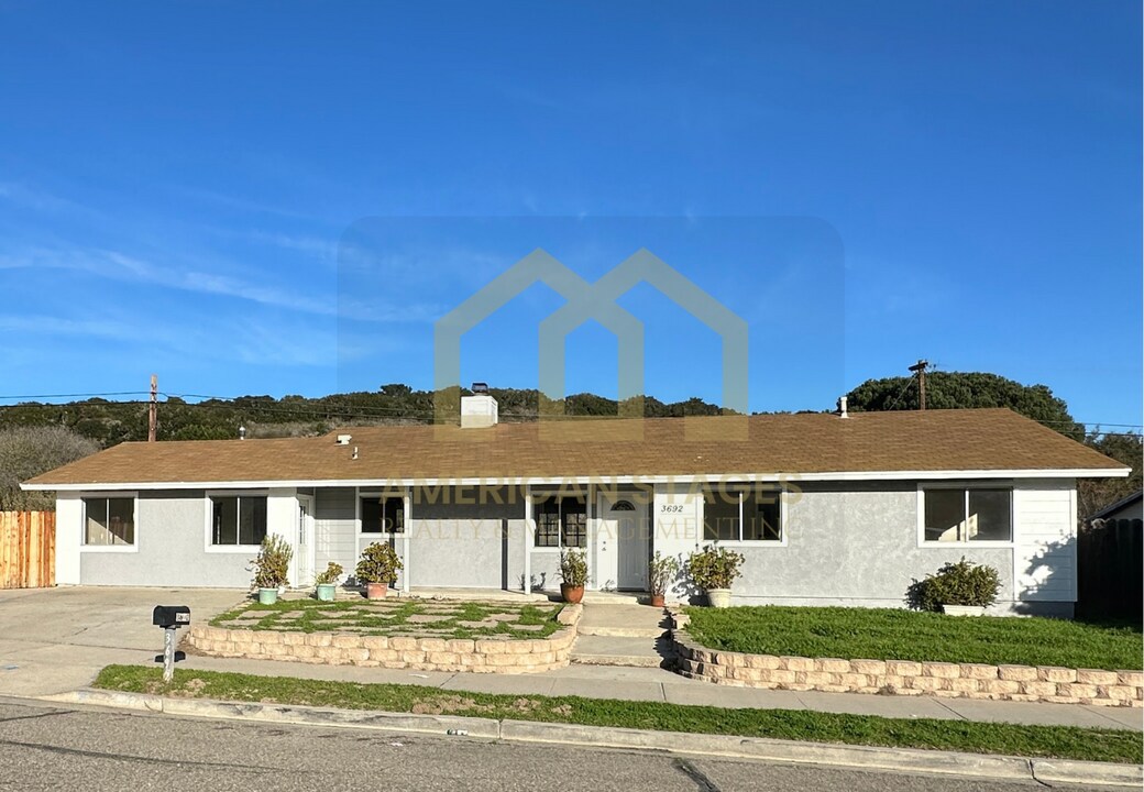 3692 Via Lato in Lompoc, CA - Building Photo