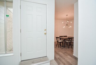 666 N Eldridge Pkwy in Houston, TX - Foto de edificio - Building Photo