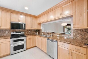 2047 NW 45th Ave in Coconut Creek, FL - Building Photo