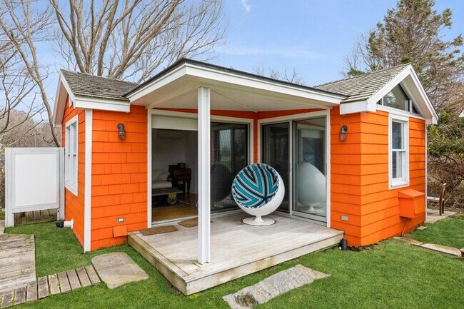 88 Tuthill Rd in Montauk, NY - Building Photo - Building Photo