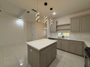 5305 Aceituno Dr in Laredo, TX - Building Photo - Building Photo