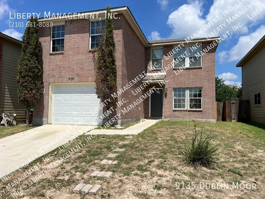 9135 Dublin Moor in San Antonio, TX - Building Photo