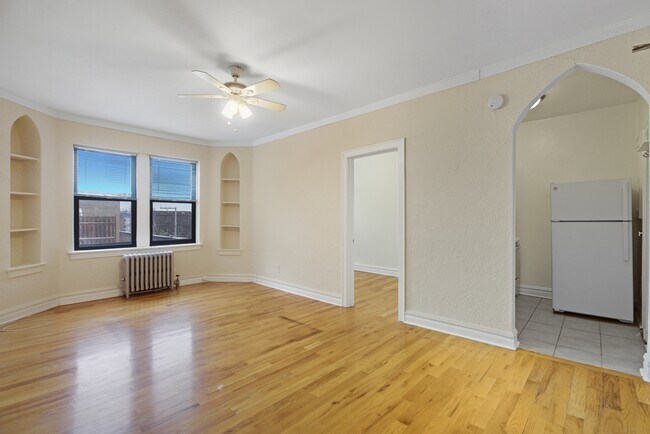 4829 N Damen Ave, Unit 102 in Chicago, IL - Building Photo - Building Photo