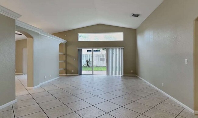 3105 Torres Cir in West Palm Beach, FL - Building Photo - Building Photo