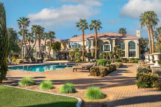 Arzano in Las Vegas, NV - Foto de edificio - Building Photo
