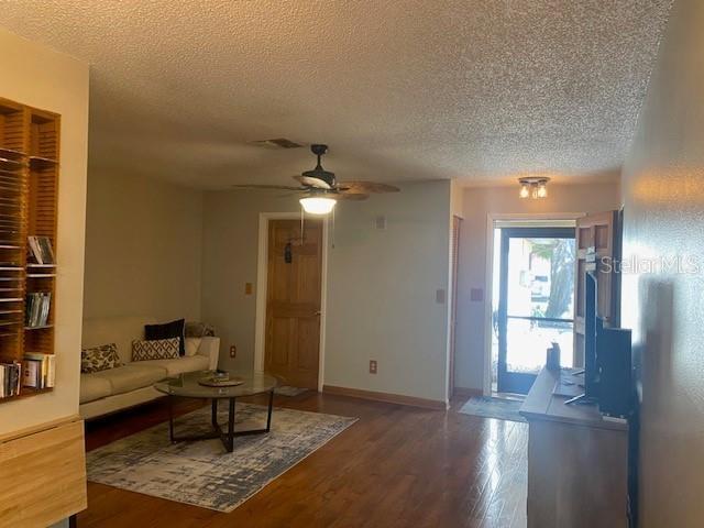 2027 Dover Ct in Oldsmar, FL - Building Photo - Building Photo