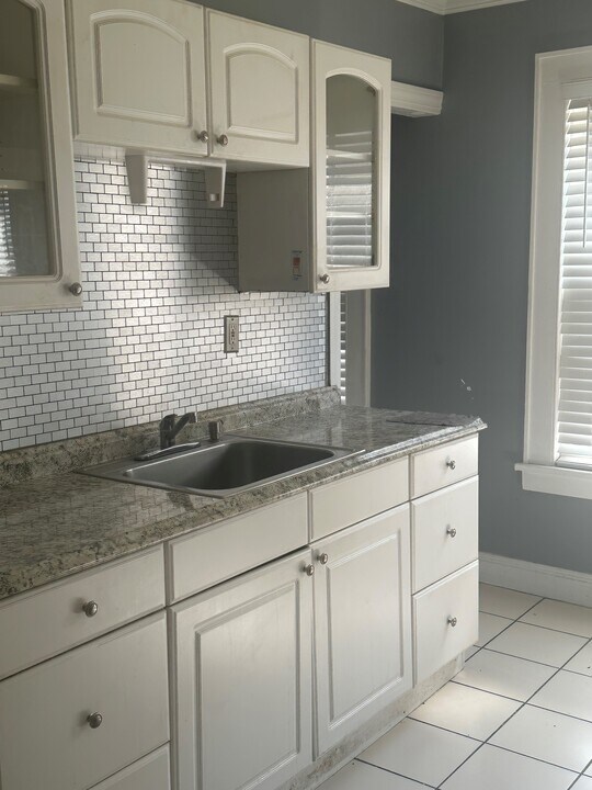 36 Amos St, Unit 36 Amos St in Bridgeport, CT - Building Photo