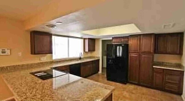 3725 W Shangri La Rd in Phoenix, AZ - Building Photo - Building Photo