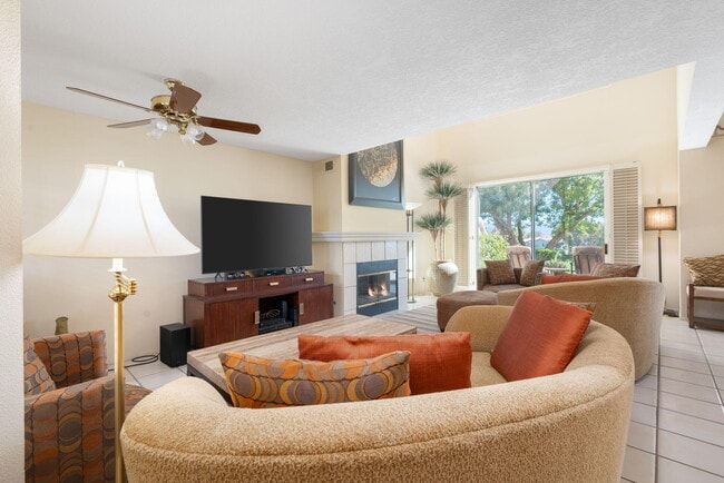 260 Vista Royale Cir E in Palm Desert, CA - Building Photo - Building Photo