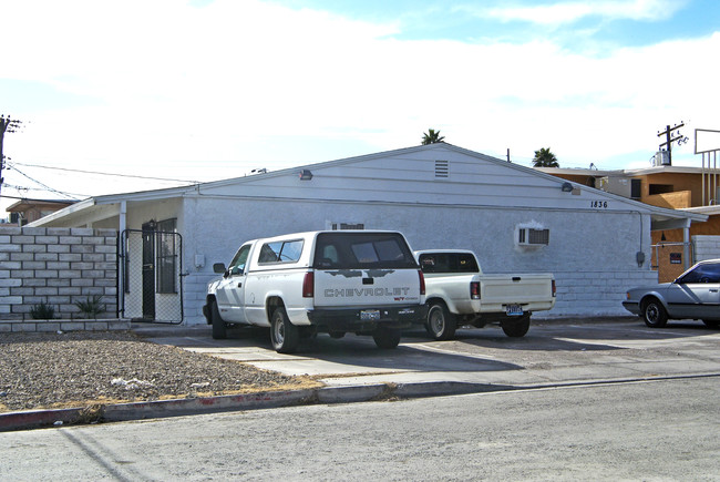 1836 Lewis Ave in Las Vegas, NV - Foto de edificio - Building Photo