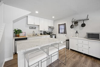 710 Eugenie Avenue, Unit House in Encinitas, CA - Foto de edificio - Building Photo