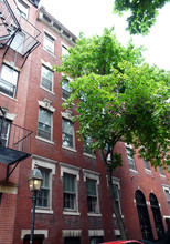 127 Myrtle St in Boston, MA - Building Photo - Building Photo