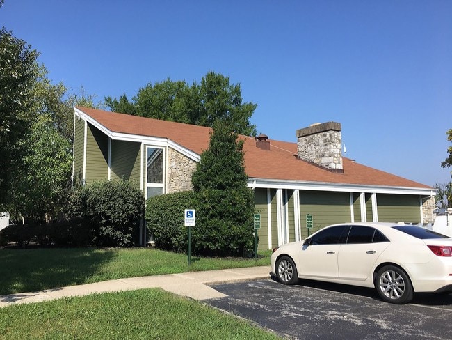 Lexington Villas in Lexington, KY - Foto de edificio - Building Photo