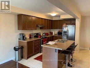 178 Penny Ln in Hamilton, ON - Building Photo - Building Photo