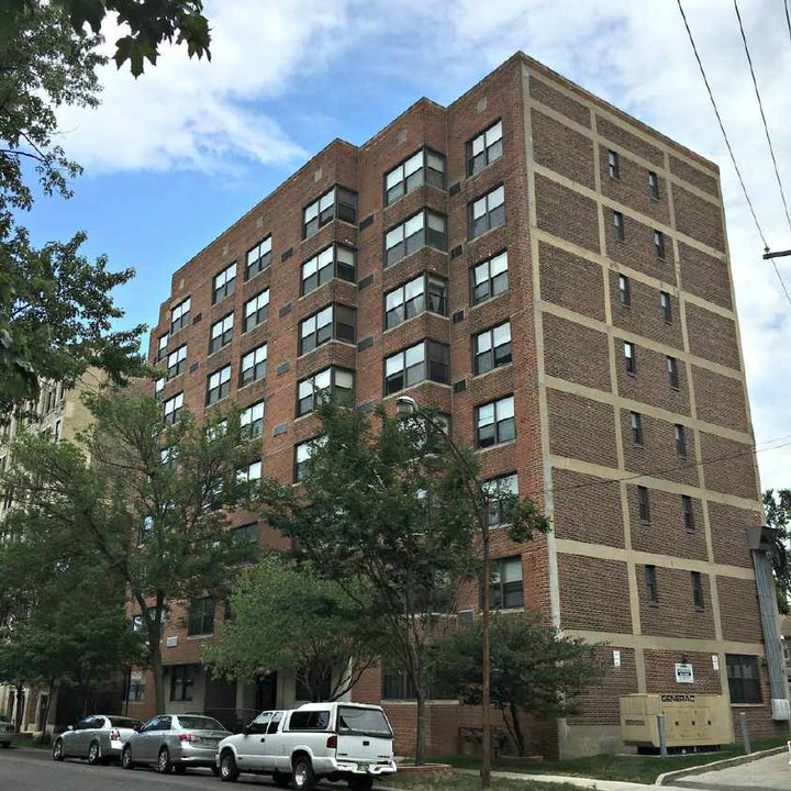 Levy House in Chicago, IL - Building Photo