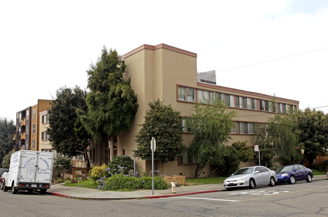 Euclid Court Apartments in Oakland, CA - Building Photo