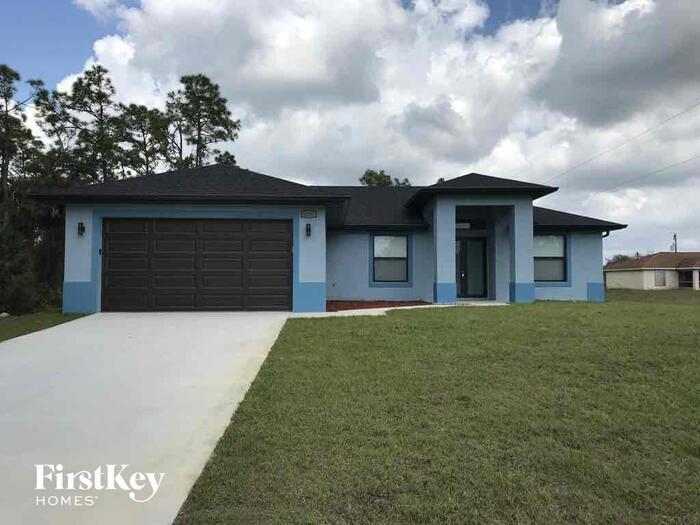 3200 55th St W in Lehigh Acres, FL - Building Photo