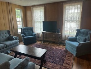 5 Bayley Ave in Plymouth, NH - Foto de edificio - Building Photo