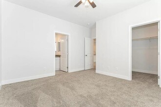 1741 S Dandelion St, Unit 1 in Pahrump, NV - Foto de edificio - Building Photo