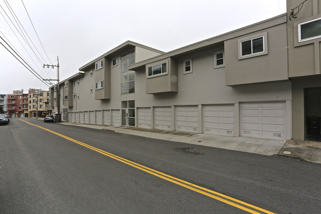 Burnett Apartments in San Francisco, CA - Building Photo