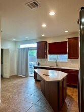 512 Eberhart Ln in Austin, TX - Building Photo - Building Photo