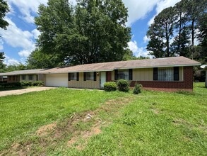 3435 Casa Grande Cir in Jackson, MS - Building Photo - Building Photo