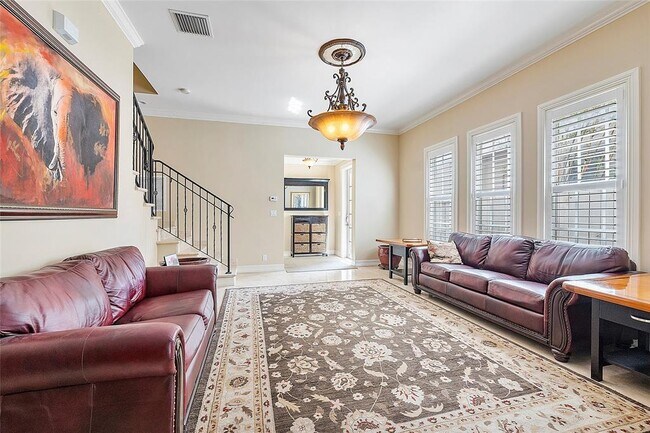 property at 423 SW 16th St