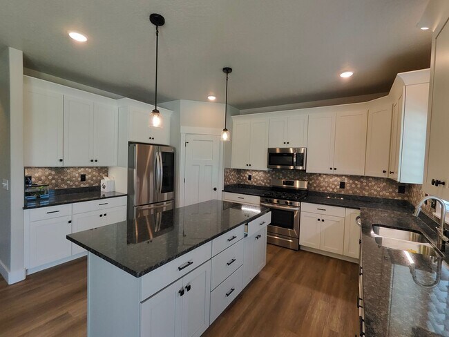 property at 2412 Anne Ave