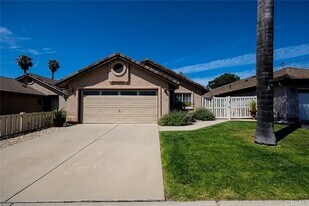 119 Riverside Ct in Santa Maria, CA - Building Photo