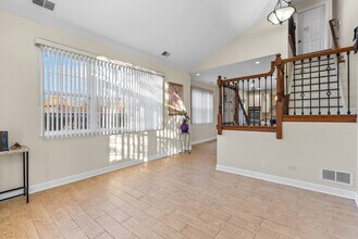 120 Stonewood Pl in Aurora, IL - Building Photo - Building Photo